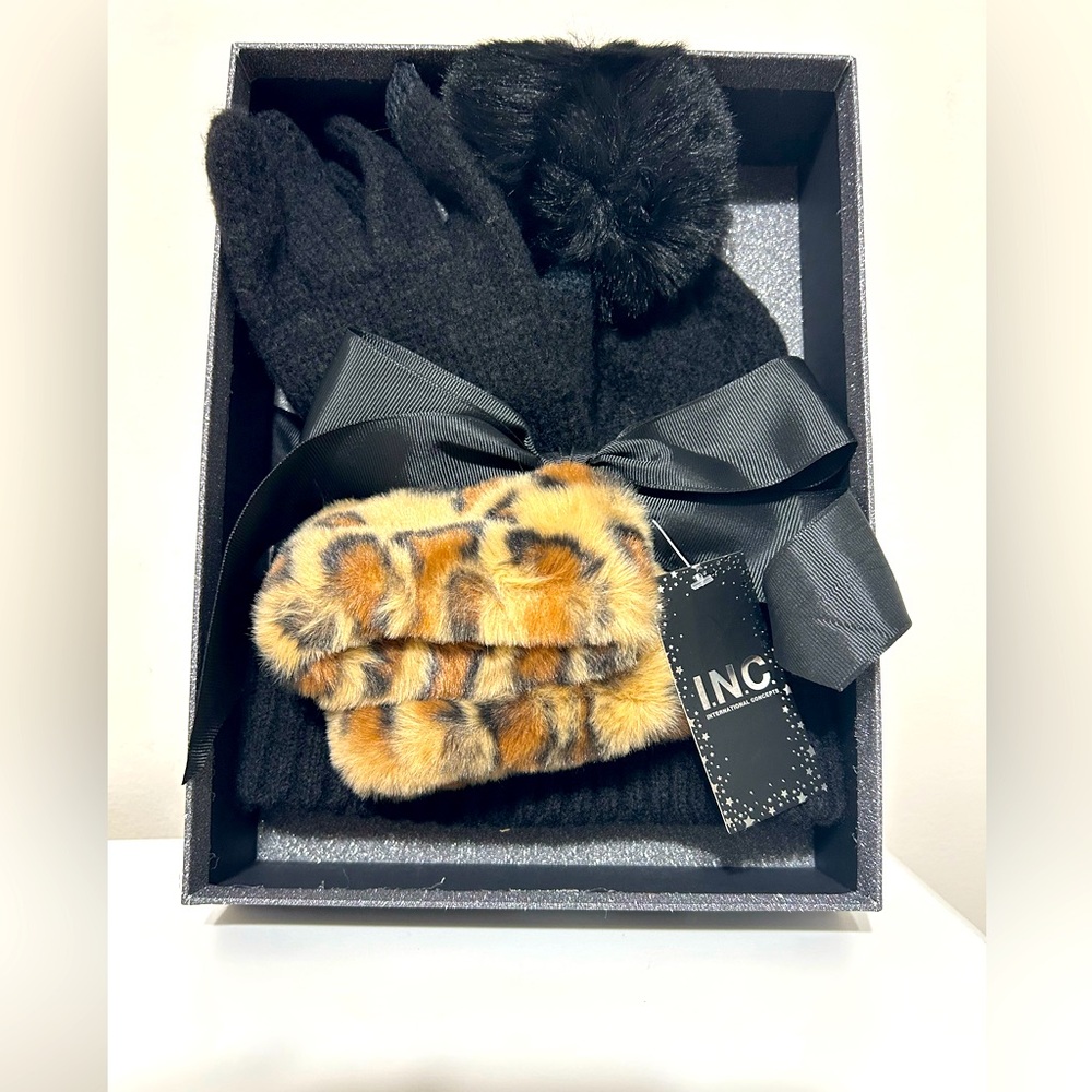 INC Animal Print Beanie and‎ Glove Set